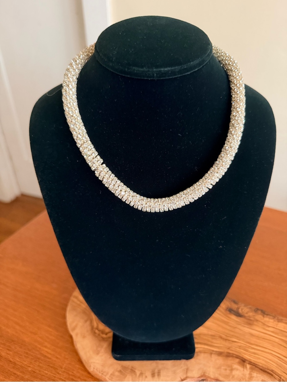 Elegant Gold-Tone Crystal Necklace - Women Jewelry